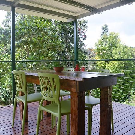 Mena Creek Flower House Bagian luar foto