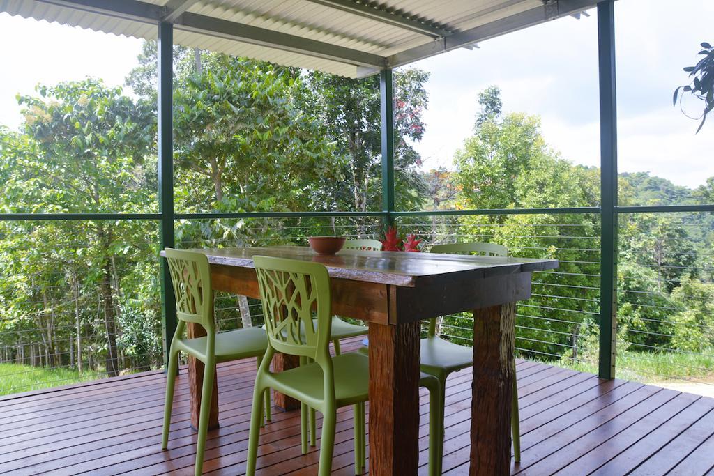 Mena Creek Flower House Bagian luar foto