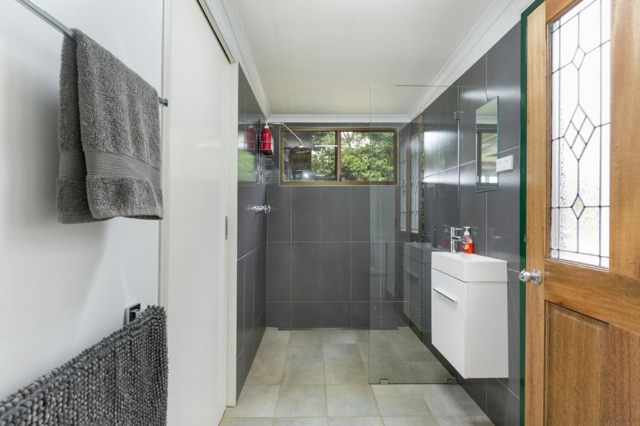 Mena Creek Flower House Bagian luar foto