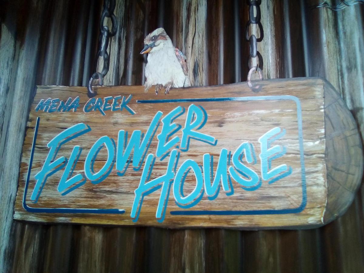Mena Creek Flower House Bagian luar foto
